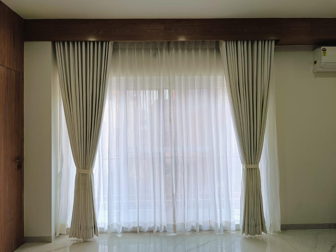 Curtain Designing Installation